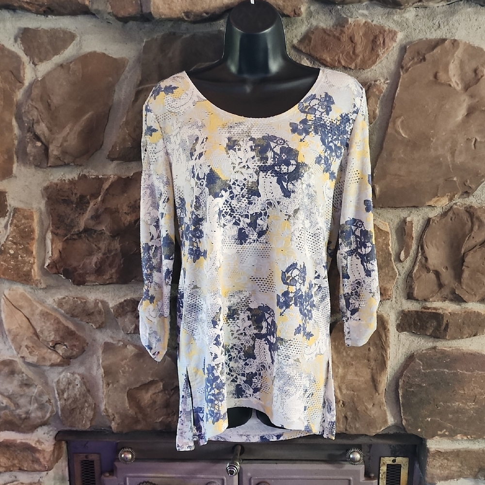 Women’s Blue and Yellow Floral Scoop Neck Top